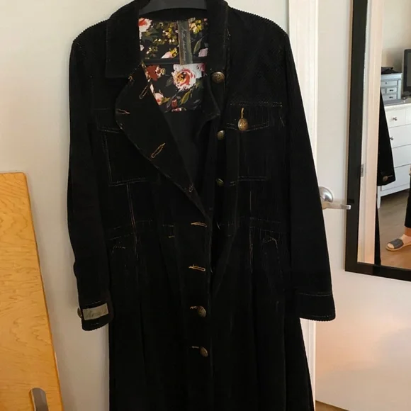 Corduroy long women’s coat - Picture 4 of 8